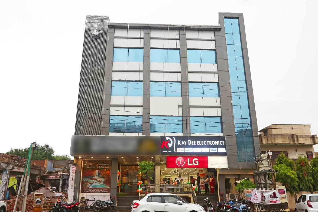 Oyo 18422 Central Grand Belanganj Exterior photo